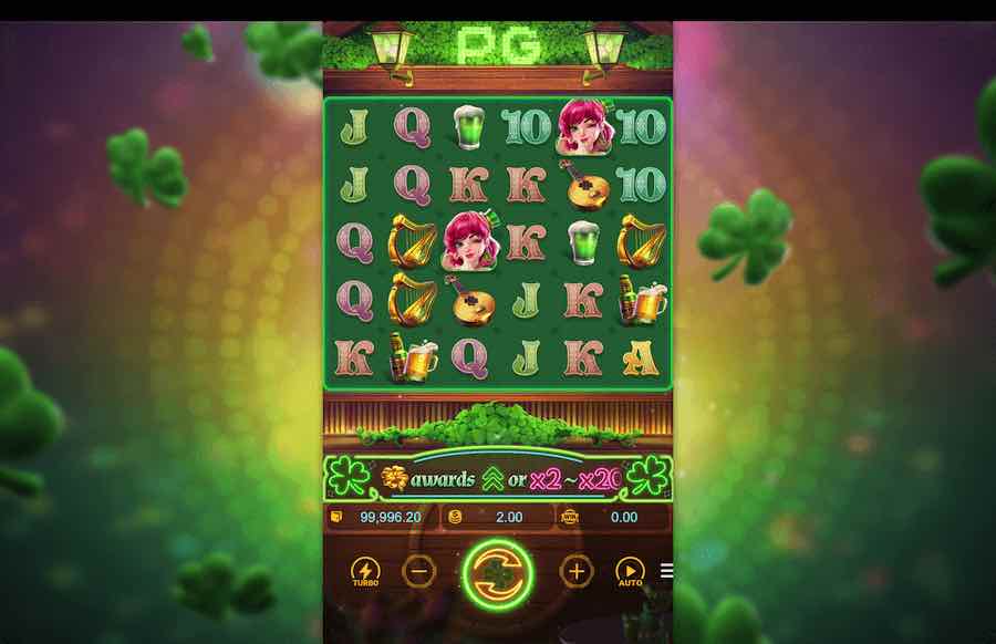 Lucky Lady Clover slot base game